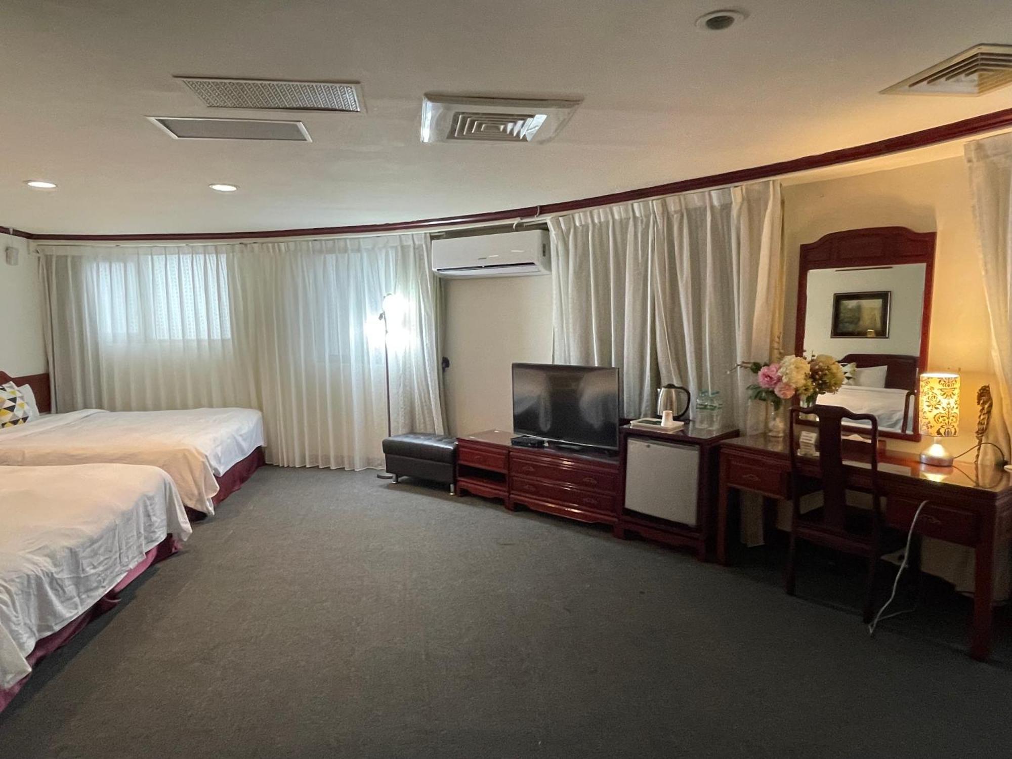 River Hotel Chiayi City Exterior foto